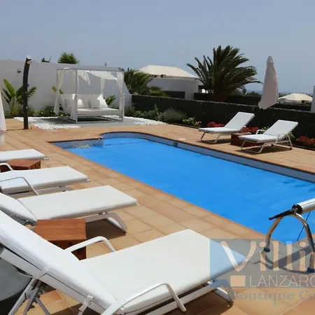 Ascanio Villa *